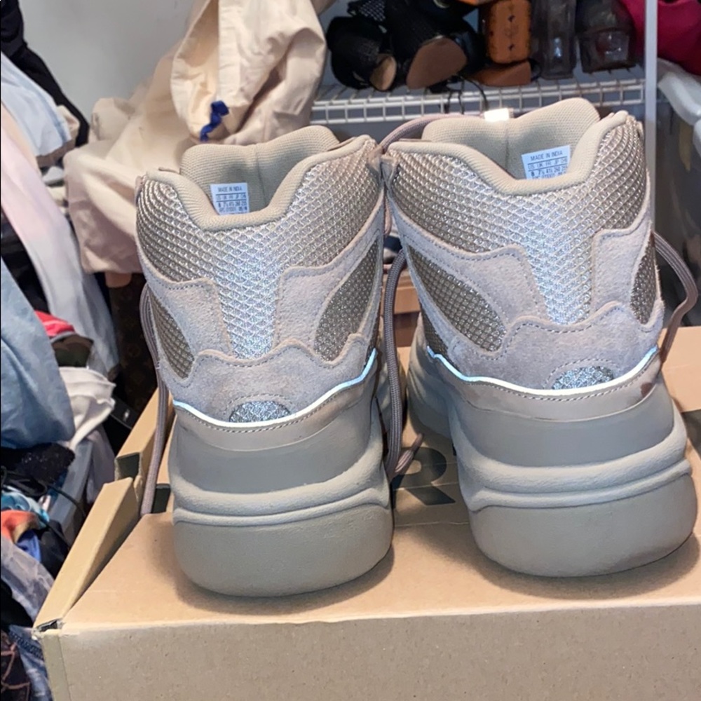 Yeezy desert boot - Picture 3 of 5